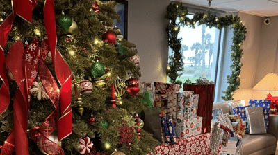 2022 - Purple Door - Christmas Family Photo